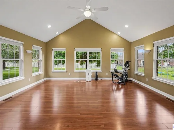 604 Hickory Ln, Elizabethtown, KY 42701