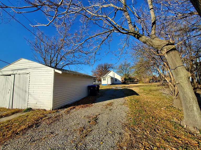1228 SW Lane St — Photo 15