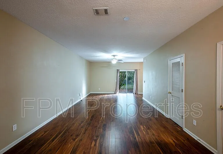 807 Scrub Jay Dr — Photo 11