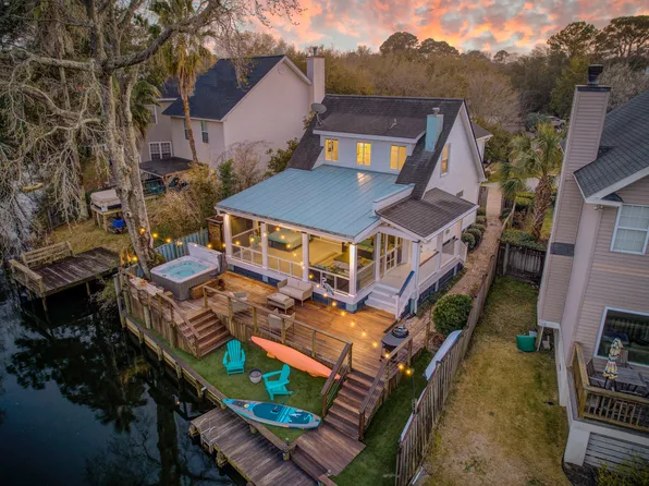810 Harbor Place Dr, Charleston, SC 29412