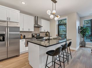 1214 W Carmen Ave #203, Chicago, IL 60640