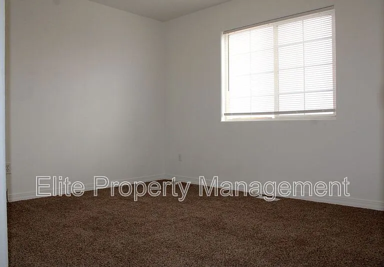 169 S Stardust Dr — Photo 2