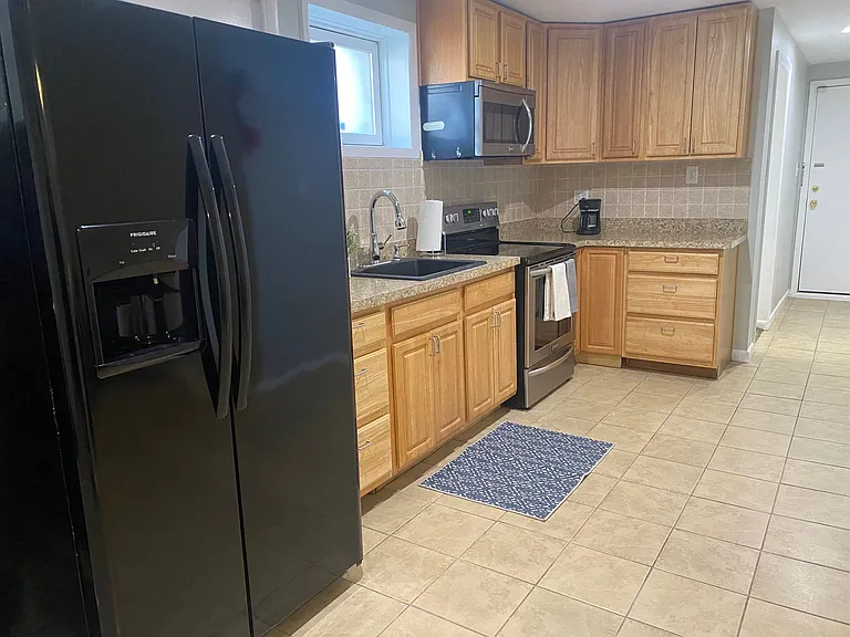 556 Garfield Ave #G — Photo 7