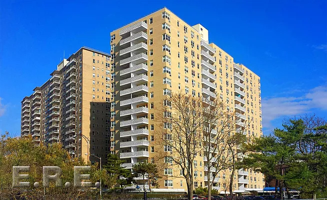 Sold by Elbe Real Estate Inc | media 34