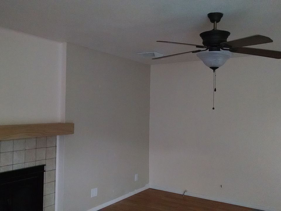 1st image of 1021 W Avenue H4