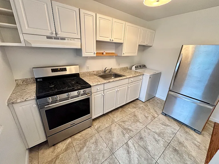 4 Fairview Dr #2 — Photo 7