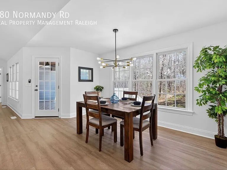 180 Normandy Rd — Photo 6