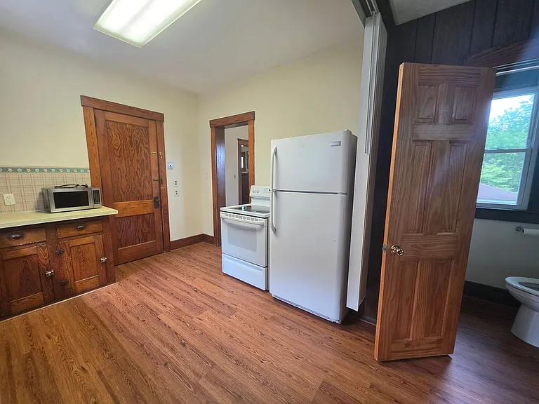 446 Earl Ave — Photo 9