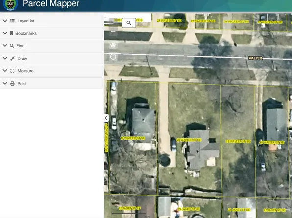 32 Walter St SE, Wyoming, MI 49548