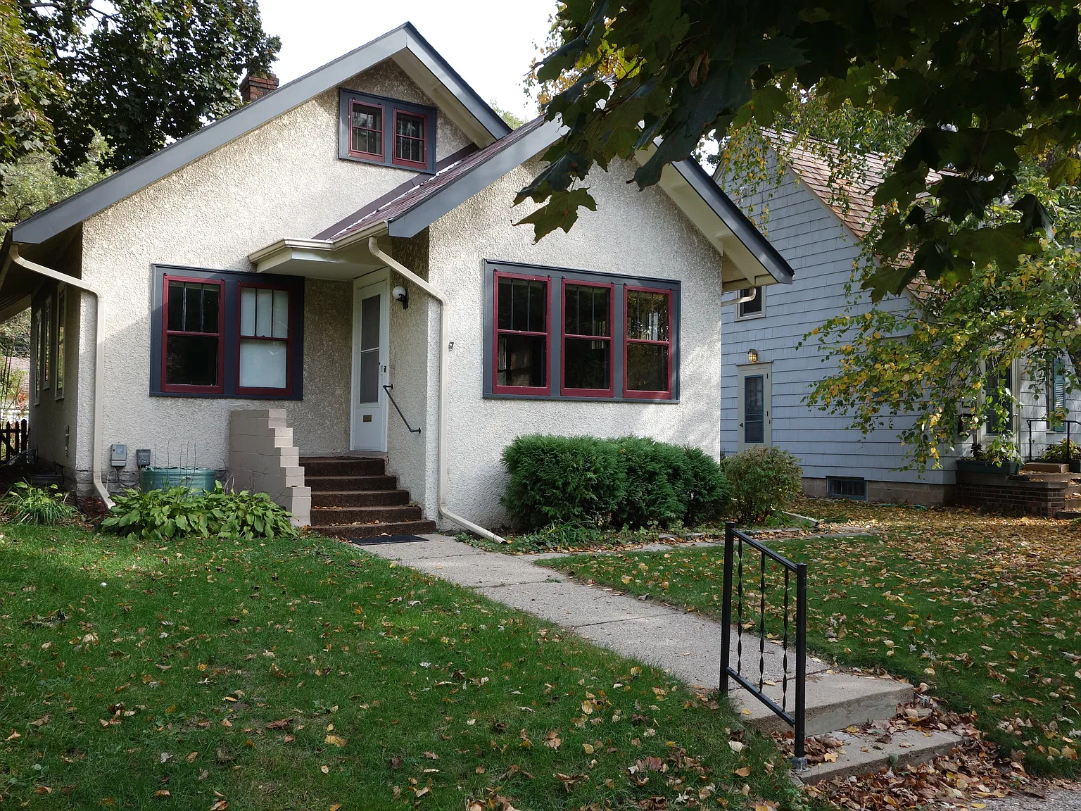 2 bed, 939 sqft, $2,046 — Photo 1