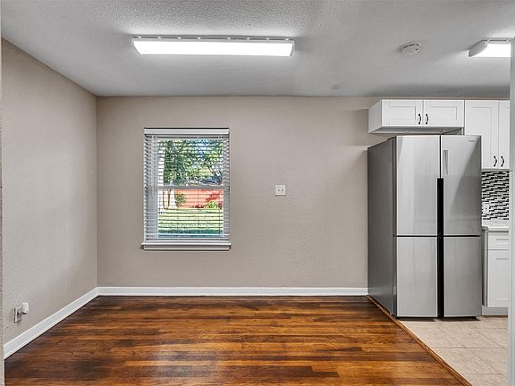 5th image of 219 E Janisch Rd