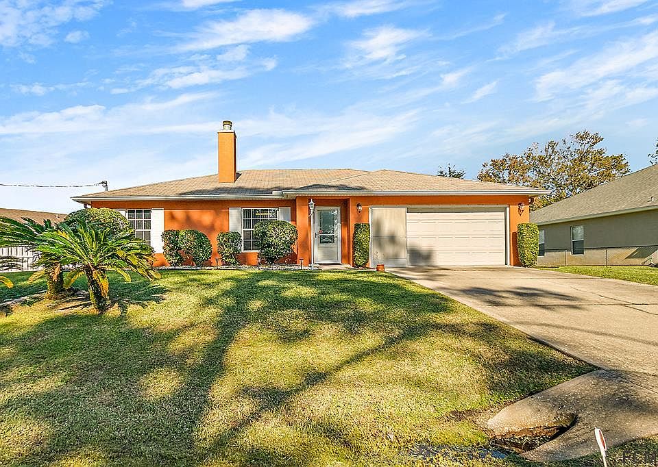 1st image of 24 Woodfield Dr
