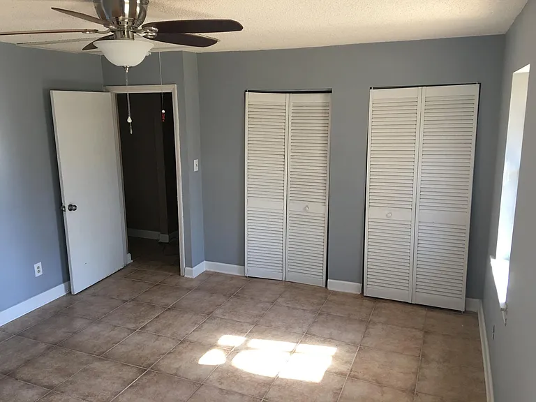 3211 Iantha St — Photo 18