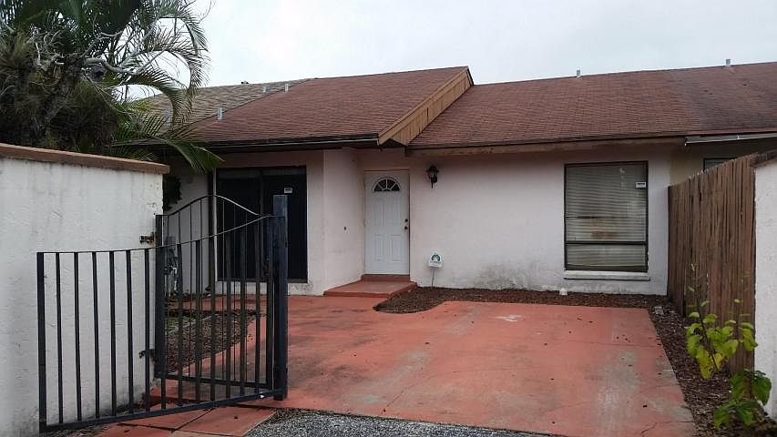 1st image of 5685 Biscayne Dr