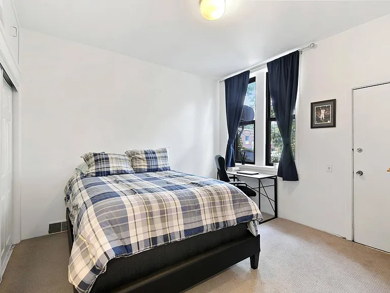 2434 N Burling St #1 — Photo 18