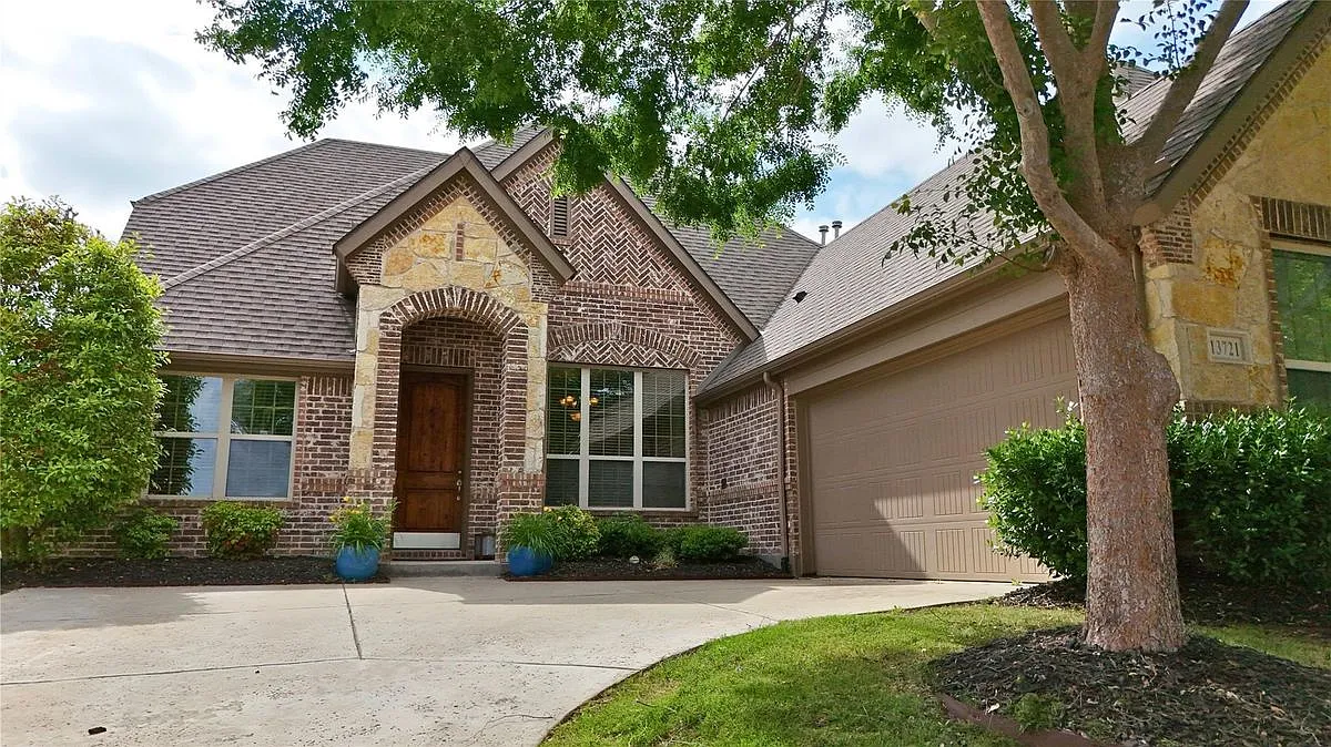3 bed, 3.5 bath, 3186 sqft, $3,650 — Photo 1