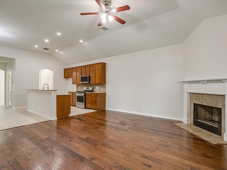 3801 Weatherstone Dr — Photo 16