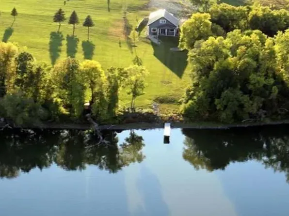 21646 Lake Ave, Morris, MN 56267