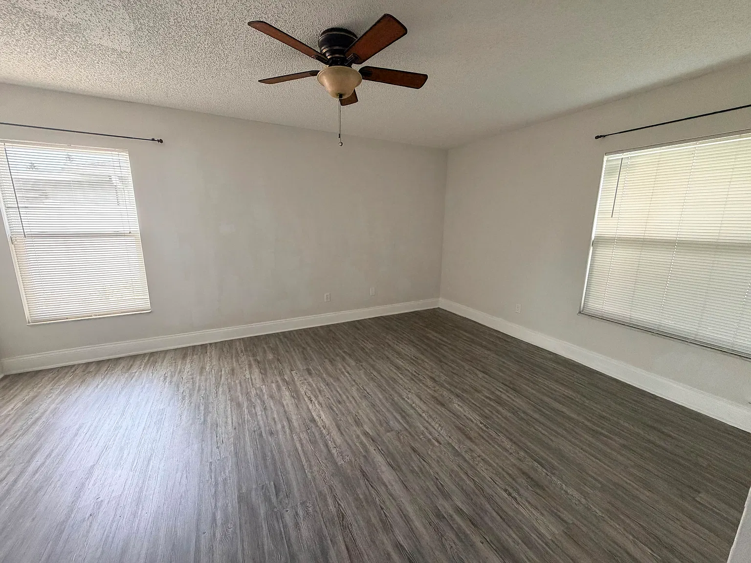 3 bed, 1208 sqft, $2,350 — Photo 3