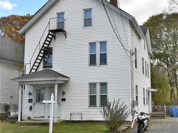 6 Cushing St, Cumberland, RI 02864