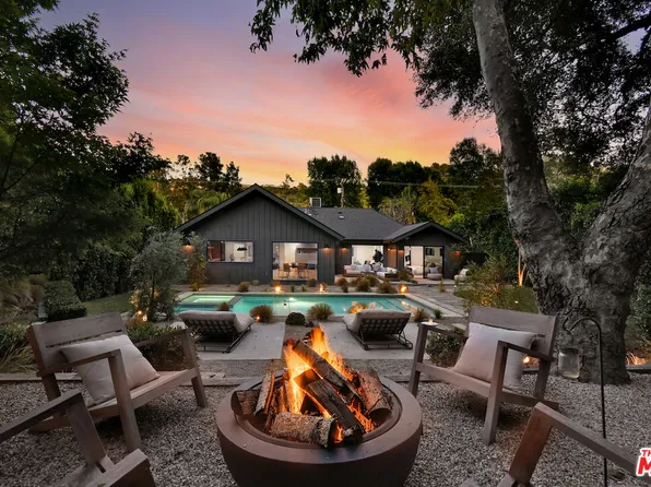 3721 Woodcliff Rd, Sherman Oaks, CA 91403