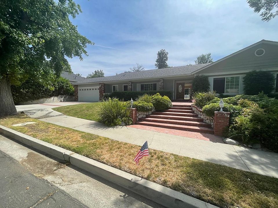 1st image of 9524 Encino Ave