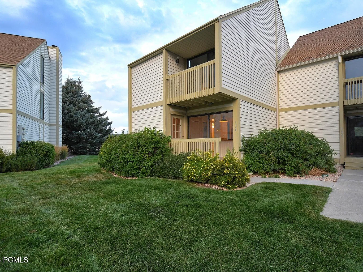 3 bed, 1430 sqft, $3,600 — Photo 1
