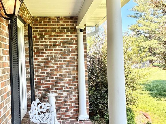 5th image of 226 Wright Ln