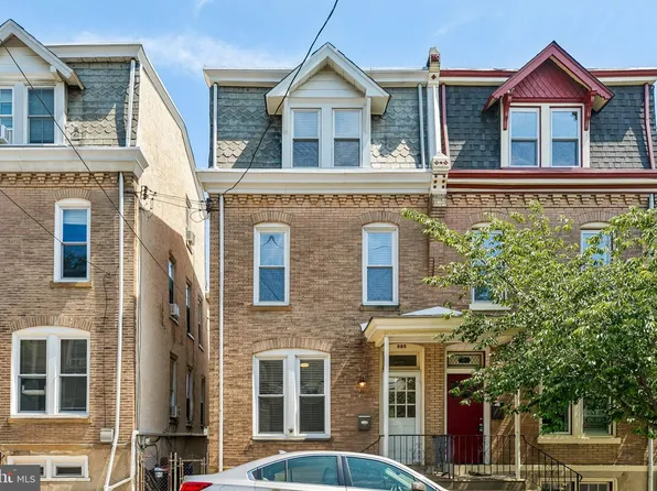 385 Conarroe St, Philadelphia, PA 19128