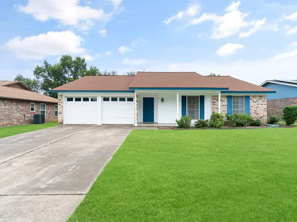 8221 Saint Patrick St, North Richland Hills, TX 76180