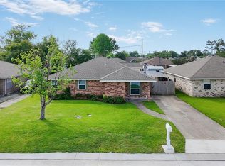 202 River Point Dr, Destrehan, LA 70047