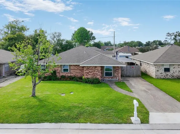 202 River Point Dr, Destrehan, LA 70047