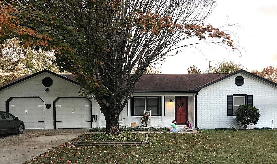 Front - freshly painted. 