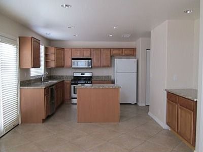 3rd image of 3201 Bracknell St