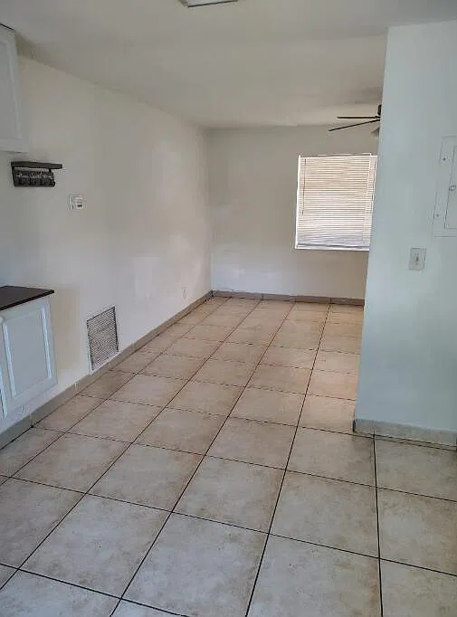 2 bed, 1.0 bath, 1814 sqft, $1,900 — Photo 4