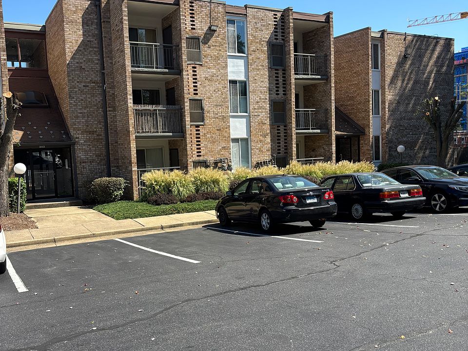 1st image of 302 W Glebe Rd #302
