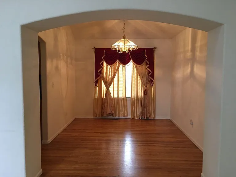 10558 Madison St — Photo 5