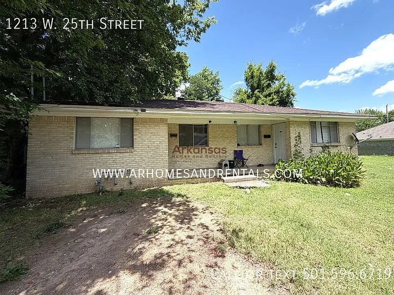 1213 W 25th St — Photo 1