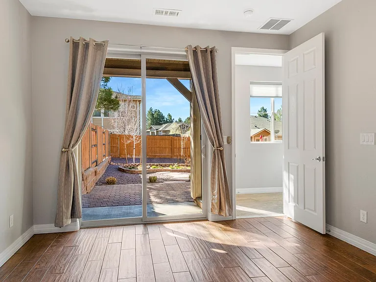 1196 N Waterside Dr — Photo 22