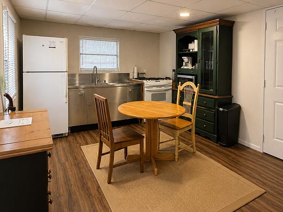 2nd image of 16 Palm Drive #16