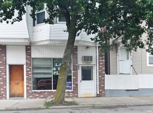 65 Moorefield St, Providence, RI 02909