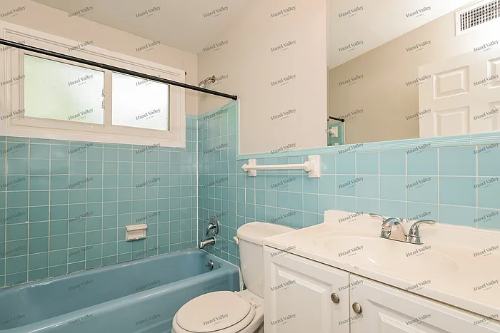1030 Robinwood Dr — Photo 9