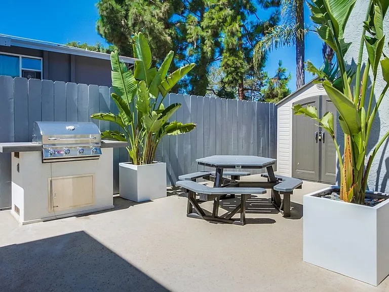 Pacific Palms — Photo 12