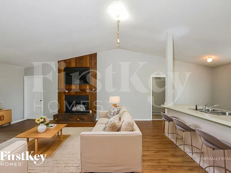 5749 Jardin Pl — Photo 3