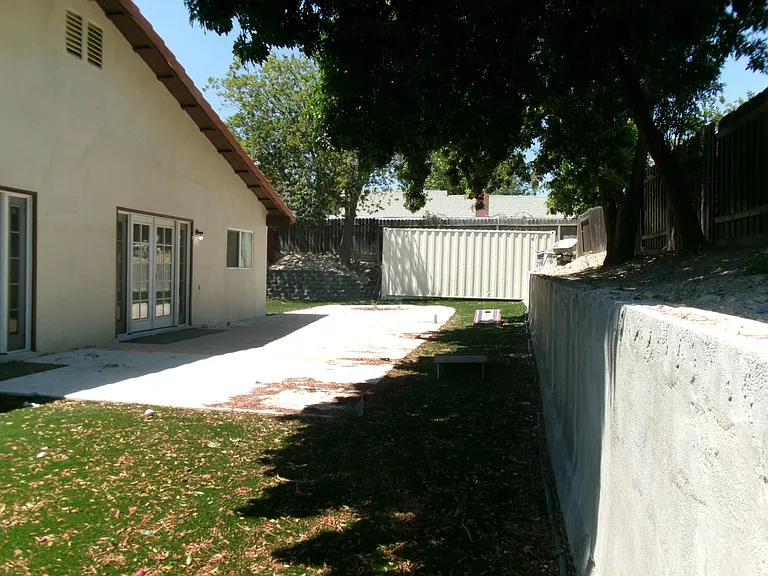 2202 Scenic Park St — Photo 37