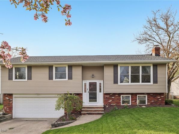 4745 Cottonwood Ln, Brunswick, OH 44212
