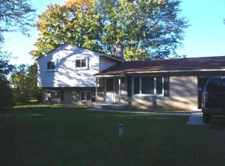2415 Granger Rd, Ortonville, MI 48462