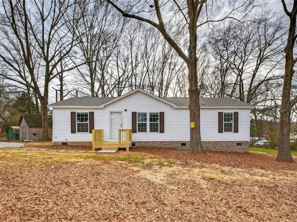 720 Woodland Cir, Loganville, GA 30052