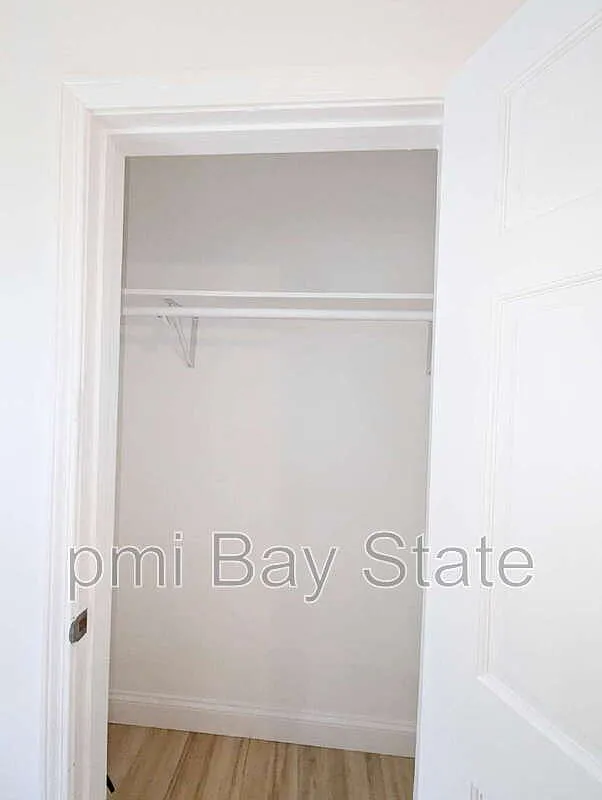 1 bed, 1.0 bath, 650 sqft, $2,300 — Photo 3