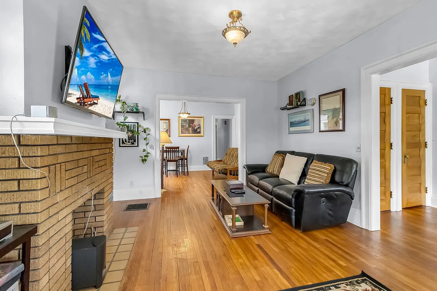 3 bed, 1400 sqft, $2,000 — Photo 4